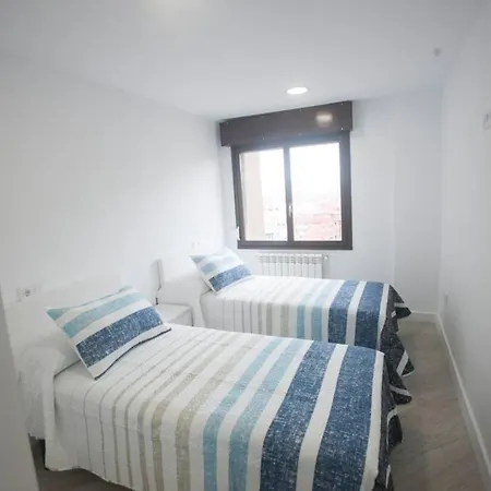 Gijon. Playa Del Arbeyal. Altura. A Estrenar. 公寓